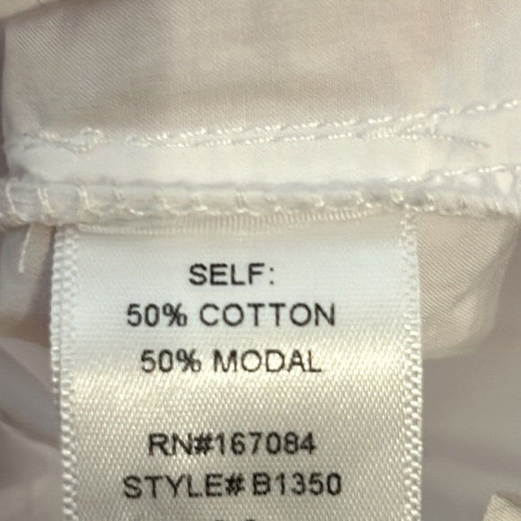 POMANDER PLACE

White Cotton Alicia Blouse - Picture 7 of 11